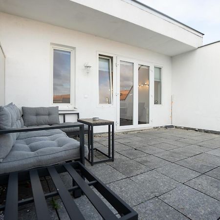 Apartment With A Private Terrace Located Right Near Belvedere Castle, 15 Minutes Away From Stephansdom Wien Exteriör bild