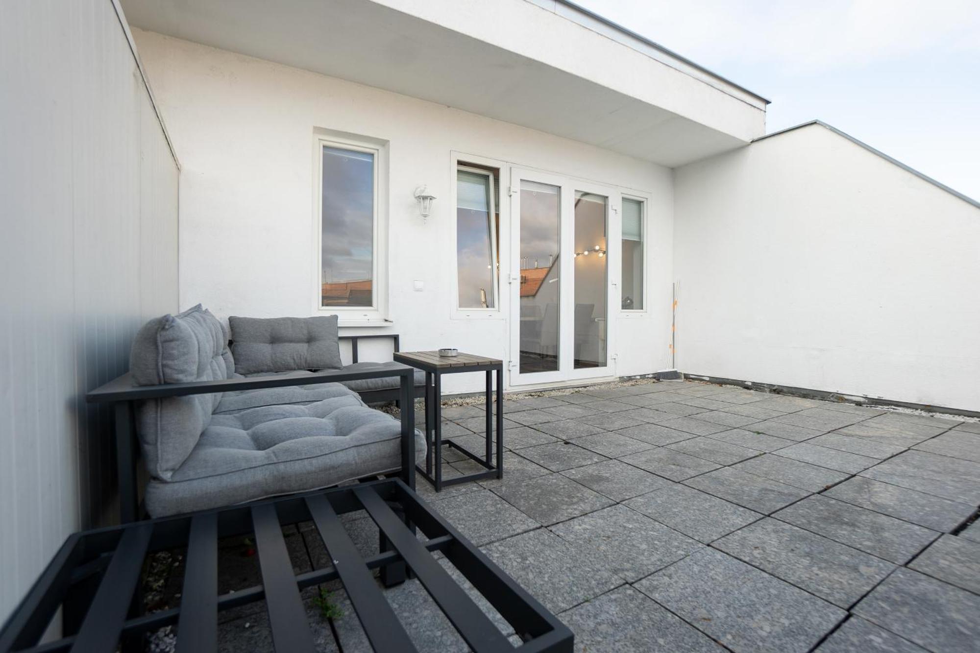 Apartment With A Private Terrace Located Right Near Belvedere Castle, 15 Minutes Away From Stephansdom Wien Exteriör bild