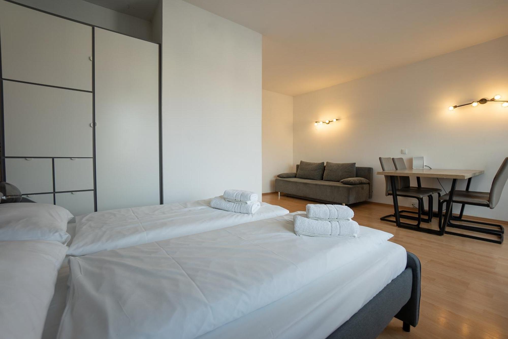 Apartment With A Private Terrace Located Right Near Belvedere Castle, 15 Minutes Away From Stephansdom Wien Exteriör bild