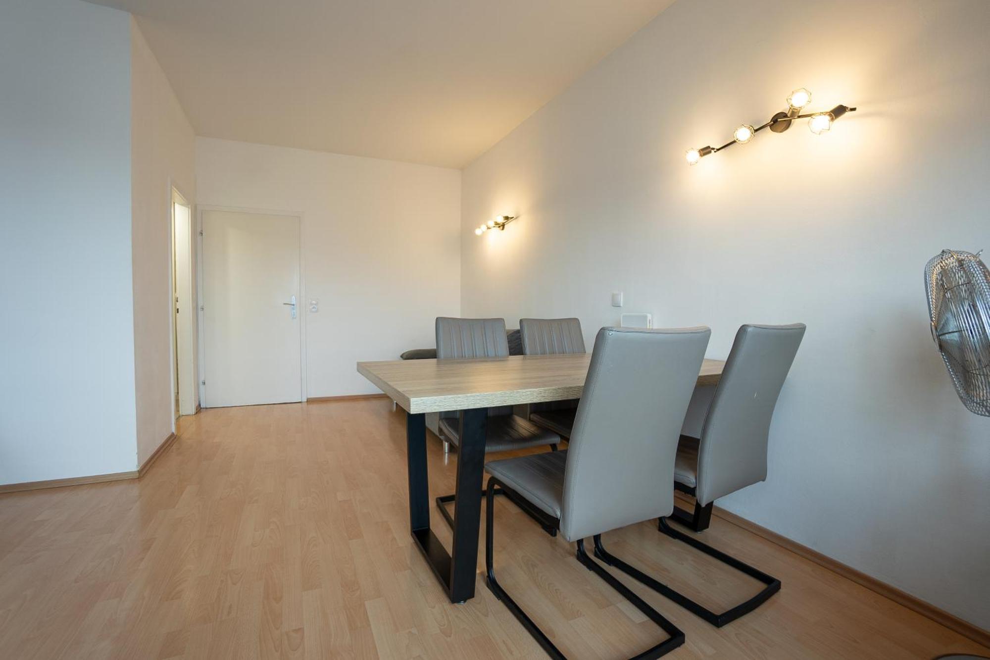 Apartment With A Private Terrace Located Right Near Belvedere Castle, 15 Minutes Away From Stephansdom Wien Exteriör bild