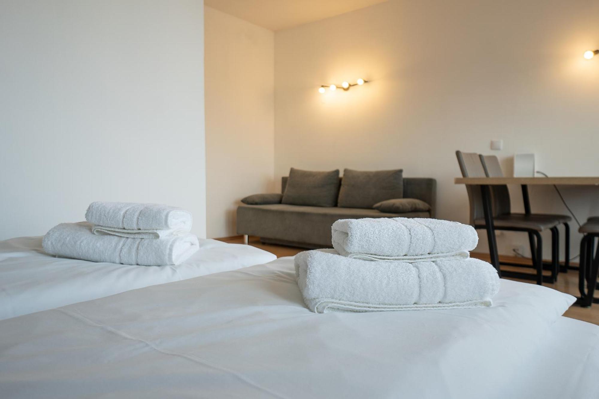 Apartment With A Private Terrace Located Right Near Belvedere Castle, 15 Minutes Away From Stephansdom Wien Exteriör bild