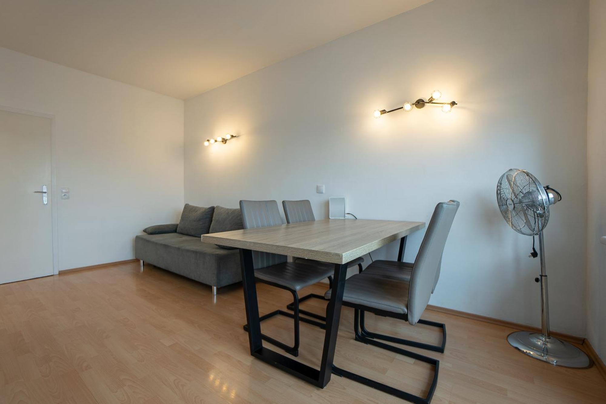 Apartment With A Private Terrace Located Right Near Belvedere Castle, 15 Minutes Away From Stephansdom Wien Exteriör bild